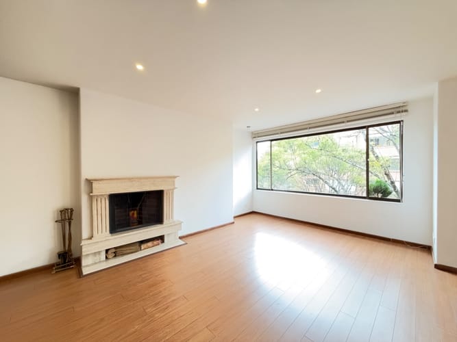 Apartamento de 3 alcobas en venta en Chico Norte, Bogotá, 120 m² · foto 4 de 24