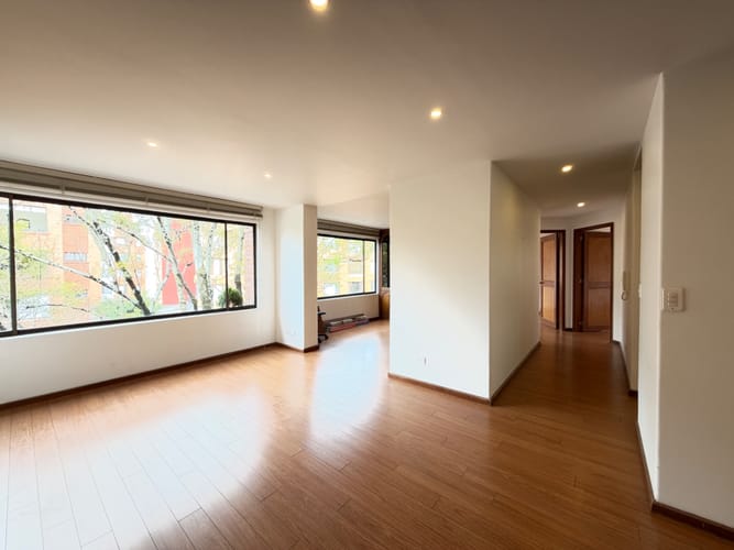 Apartamento de 3 alcobas en venta en Chico Norte, Bogotá, 120 m² · foto 3 de 24