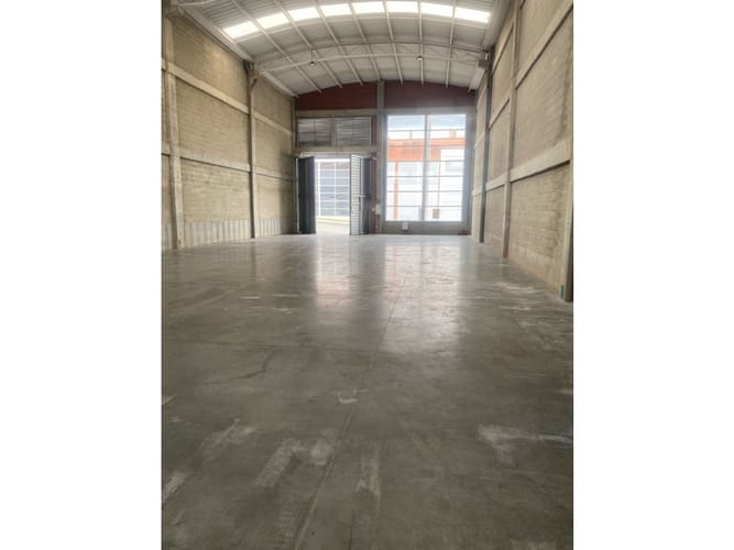 Bodega en arriendo en Los Pinos, Marinilla, 420 m² · foto 5 de 9