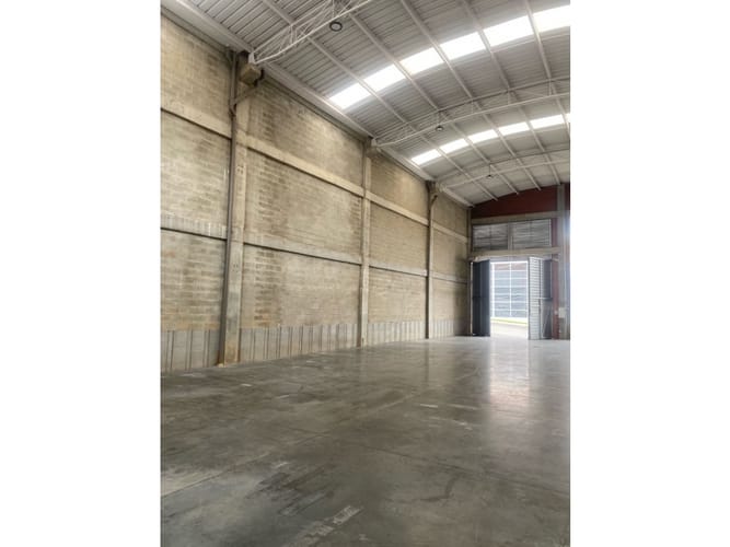 Bodega en arriendo en Los Pinos, Marinilla, 420 m² · foto 6 de 9