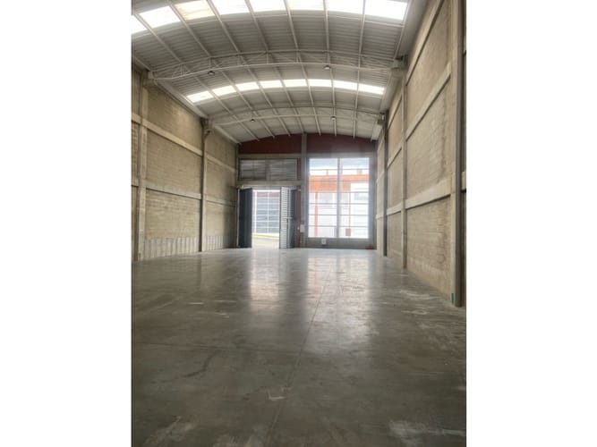 Bodega en arriendo en Los Pinos, Marinilla, 420 m² · foto 7 de 9