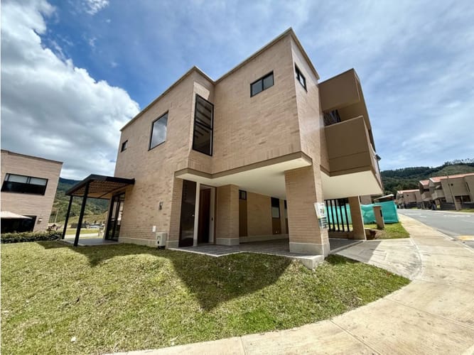Casa de 3 alcobas en venta en El Carmen, El Retiro, 238 m² · foto 3 de 24