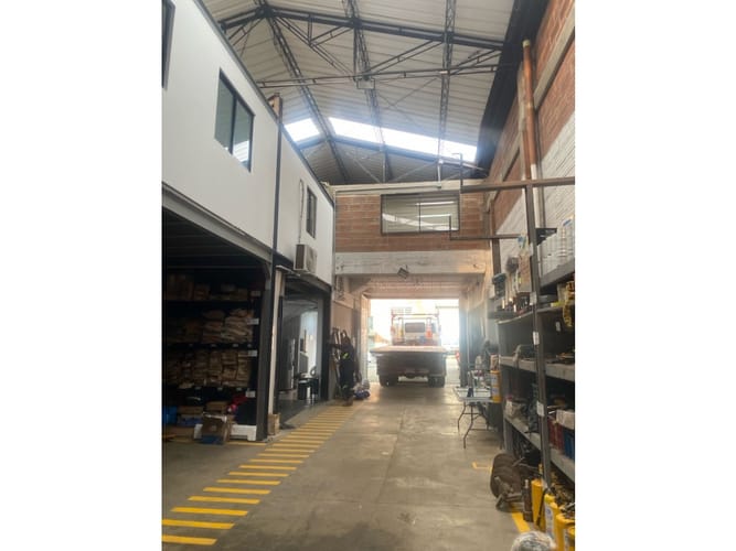 Bodega en venta en Las Lomitas, Sabaneta, 335 m² · foto 3 de 5