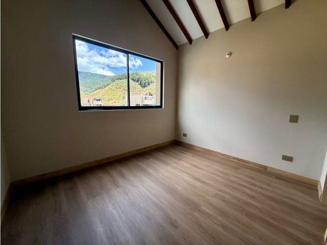 Casa de 3 alcobas en venta en El Carmen, El Retiro, 238 m² · foto 18 de 24