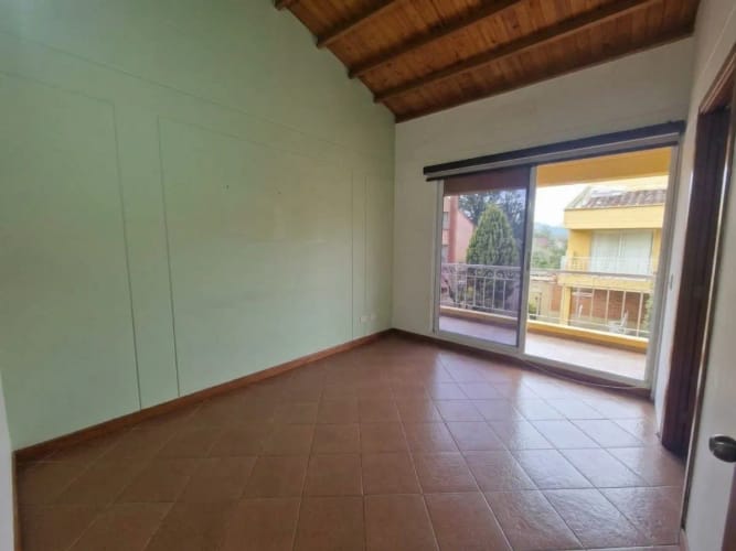 Casa de 4 alcobas en venta en El Tambo, La Ceja, 250 m² · foto 7 de 13