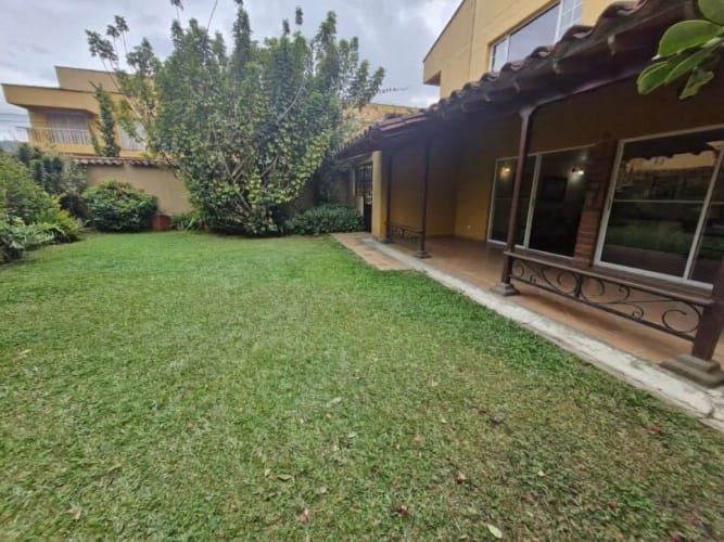 Casa de 4 alcobas en venta en El Tambo, La Ceja, 250 m² · foto 3 de 13