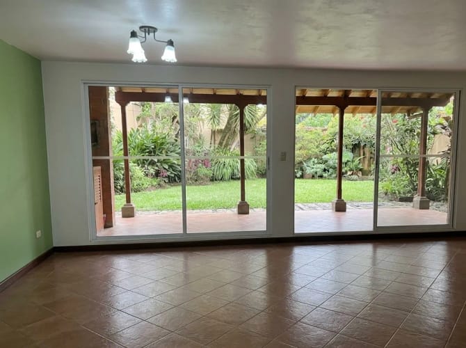 Casa de 4 alcobas en venta en El Tambo, La Ceja, 250 m² · foto 2 de 13