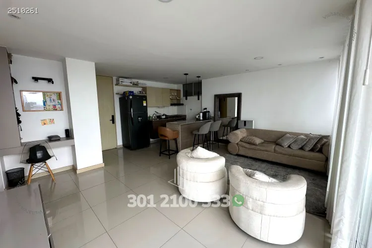 Apartamento de 3 alcobas en arriendo en Loma Del Indio, Medellín, 81 m² · foto 2 de 24