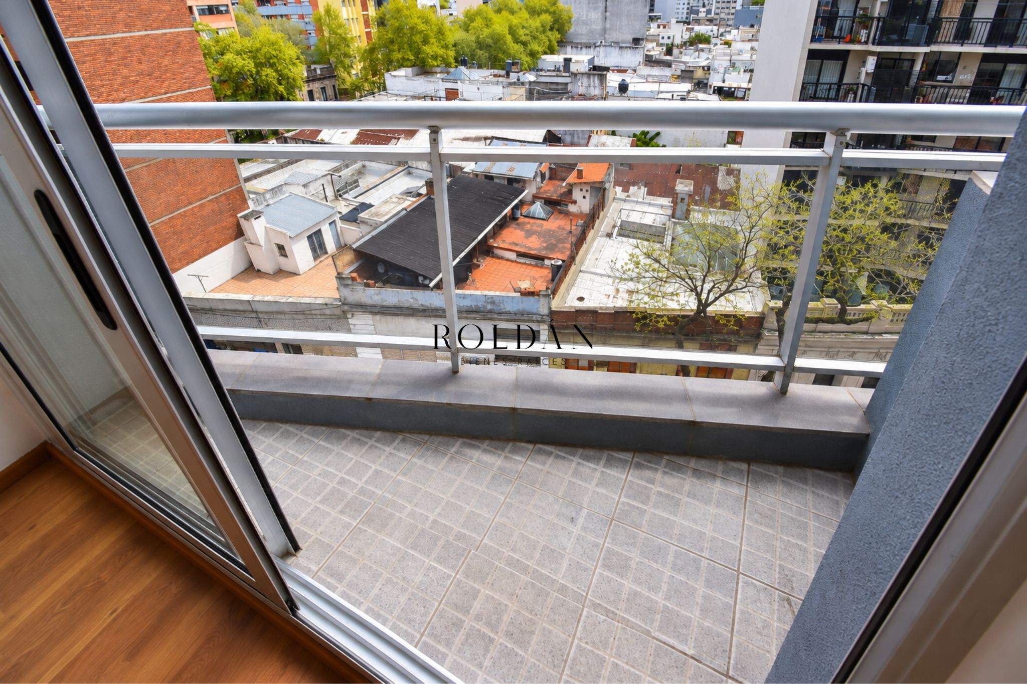 Apartamento Alquiler Parque Rodo 1 Dormitorio Piso Medio Terraza Porteria Virtual Inmejorable Ubicacion · Foto 12