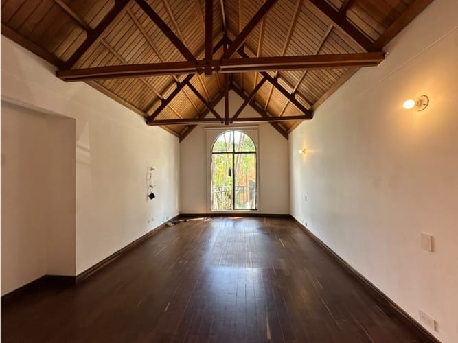 Casa de 5 alcobas en venta en San Lucas, Medellín, 224 m² · foto 6 de 24