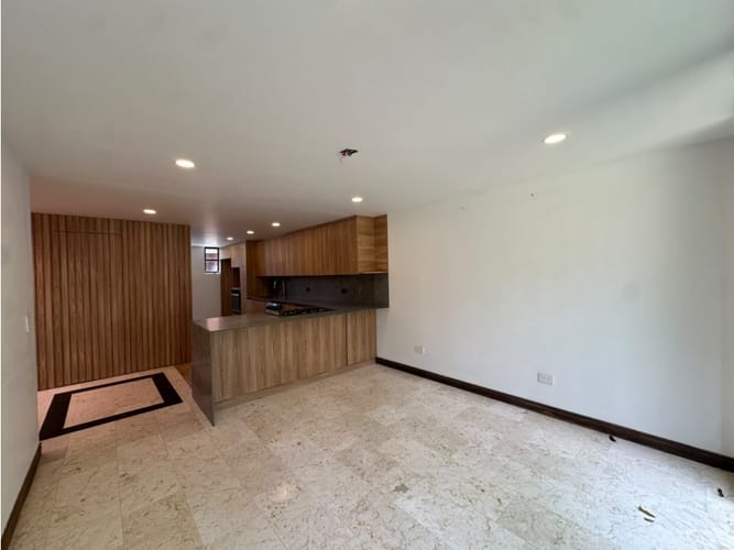 Casa de 5 alcobas en venta en San Lucas, Medellín, 224 m² · foto 11 de 24