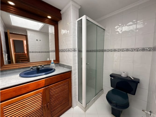 Casa de 5 alcobas en venta en San Lucas, Medellín, 224 m² · foto 13 de 24