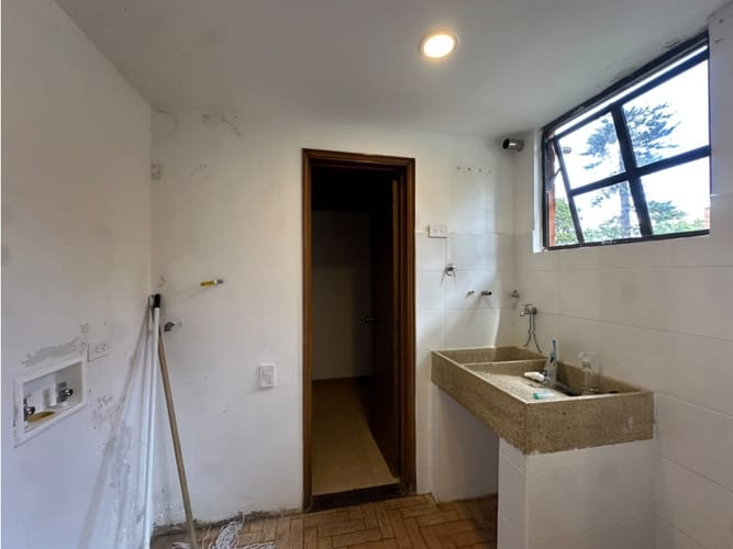 Casa de 5 alcobas en venta en San Lucas, Medellín, 224 m² · foto 14 de 24