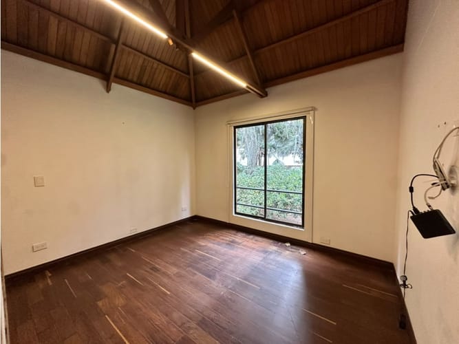Casa de 5 alcobas en venta en San Lucas, Medellín, 224 m² · foto 22 de 24