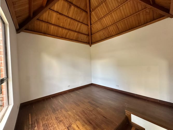 Casa de 5 alcobas en venta en San Lucas, Medellín, 224 m² · foto 24 de 24