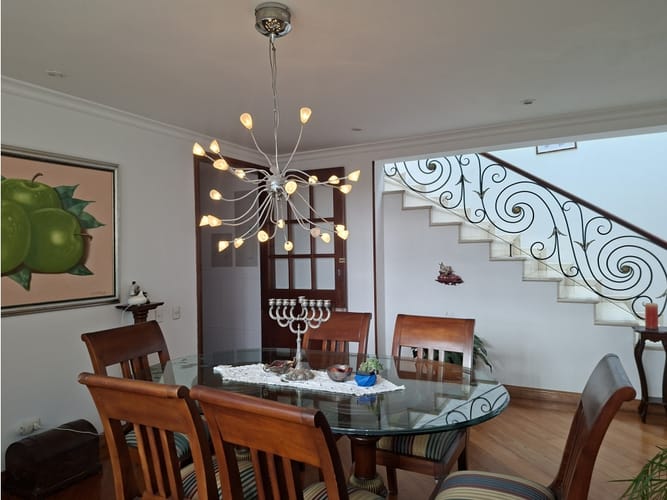 Casa en venta en Santa Barbara Central, Bogotá · foto 3 de 24
