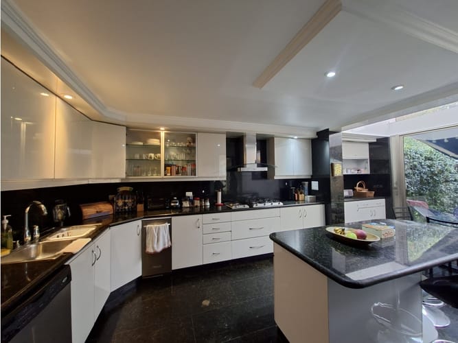 Casa en venta en Santa Barbara Central, Bogotá · foto 19 de 24