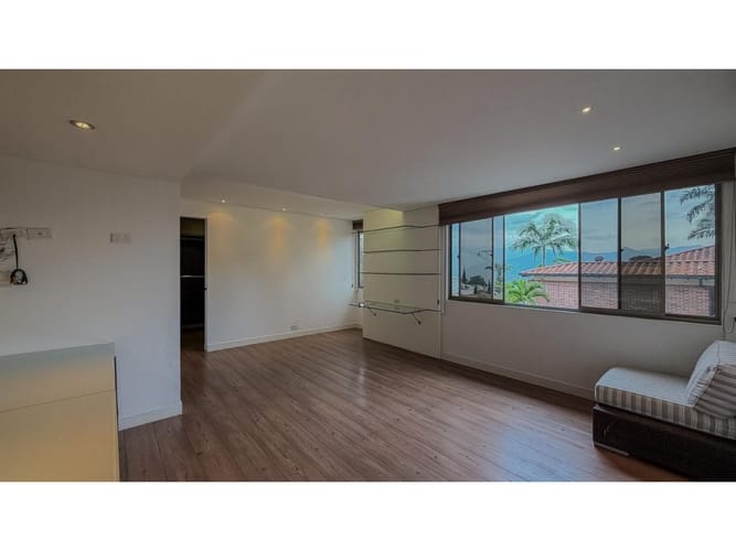 Casa de 3 alcobas en venta en El Poblado, Medellín, 298 m² · foto 4 de 22