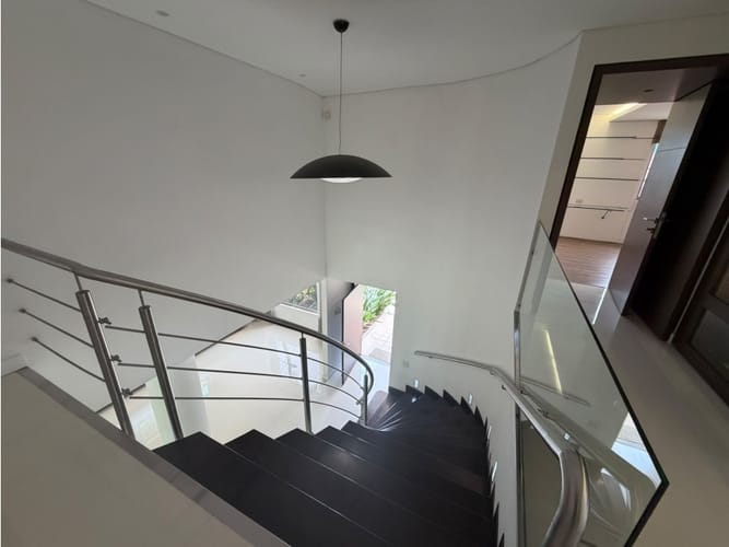Casa de 3 alcobas en venta en El Poblado, Medellín, 298 m² · foto 13 de 22