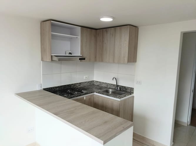 Apartamento en venta en Plaza Imperial Centro Comercial, Bogotá · foto 2 de 24