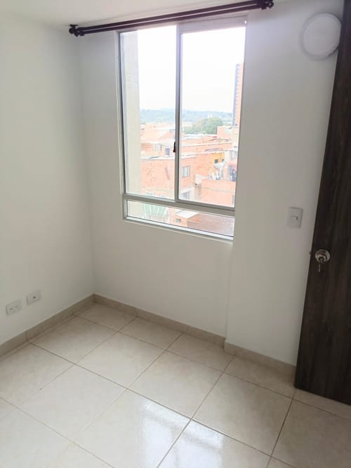 Apartamento en venta en Plaza Imperial Centro Comercial, Bogotá · foto 3 de 24