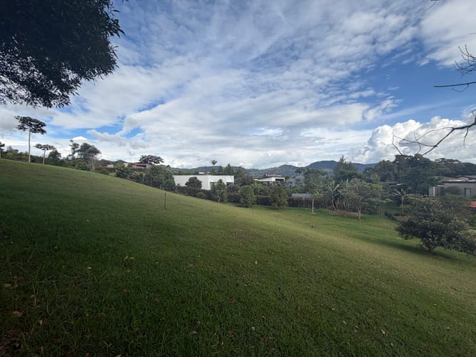 Lote en venta en Guamito, La Ceja, 2528 m² · foto 9 de 11