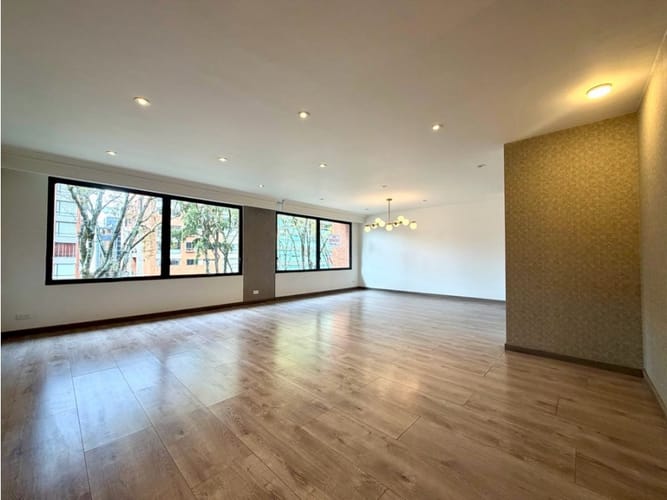 Apartamento de 2 alcobas en venta en Chicó Reservado, Bogotá, 155 m² · foto 5 de 19
