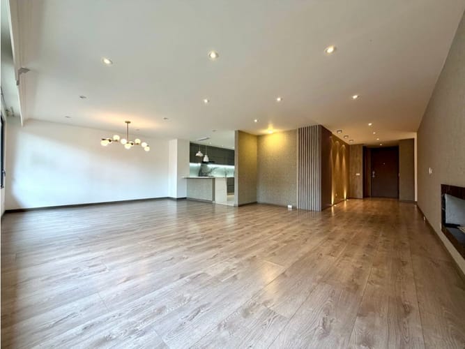 Apartamento de 2 alcobas en venta en Chicó Reservado, Bogotá, 155 m² · foto 6 de 19