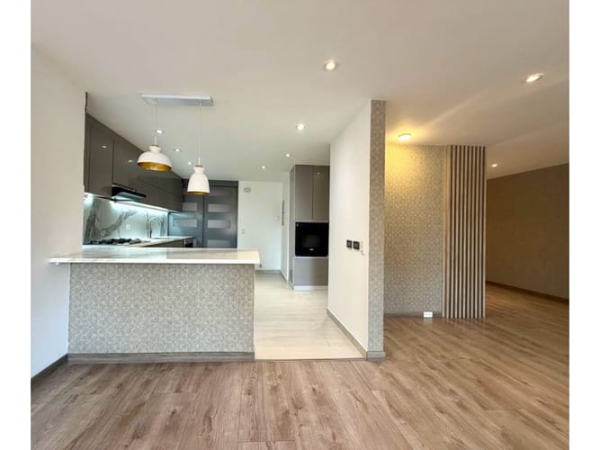 Apartamento de 2 alcobas en venta en Chicó Reservado, Bogotá, 155 m² · foto 7 de 19