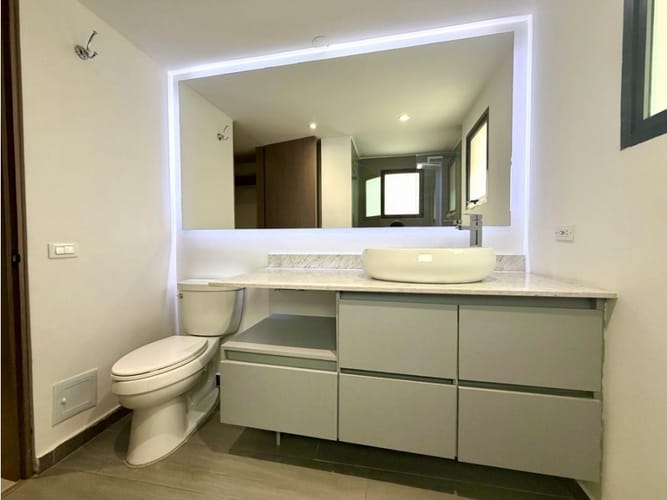 Apartamento de 2 alcobas en venta en Chicó Reservado, Bogotá, 155 m² · foto 11 de 19