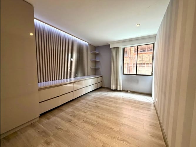 Apartamento de 2 alcobas en venta en Chicó Reservado, Bogotá, 155 m² · foto 12 de 19