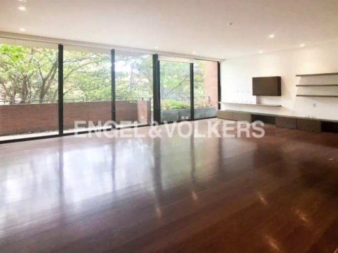 Apartamento de 2 alcobas en venta en La Cabrera, Bogotá, 189 m² · foto 2 de 9