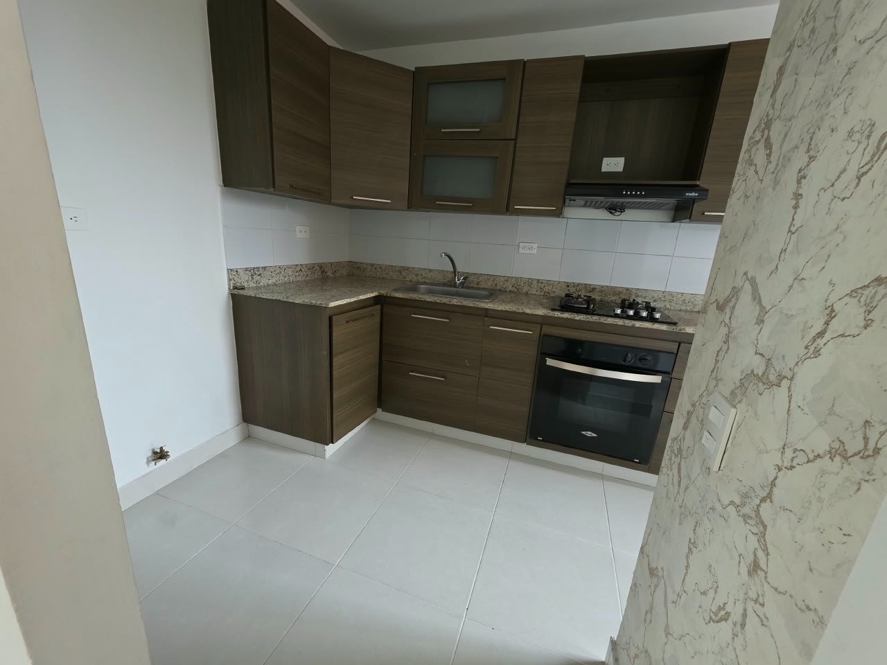 Apartamento en venta en Loma Del Esmeraldal, Envigado · foto 3 de 17