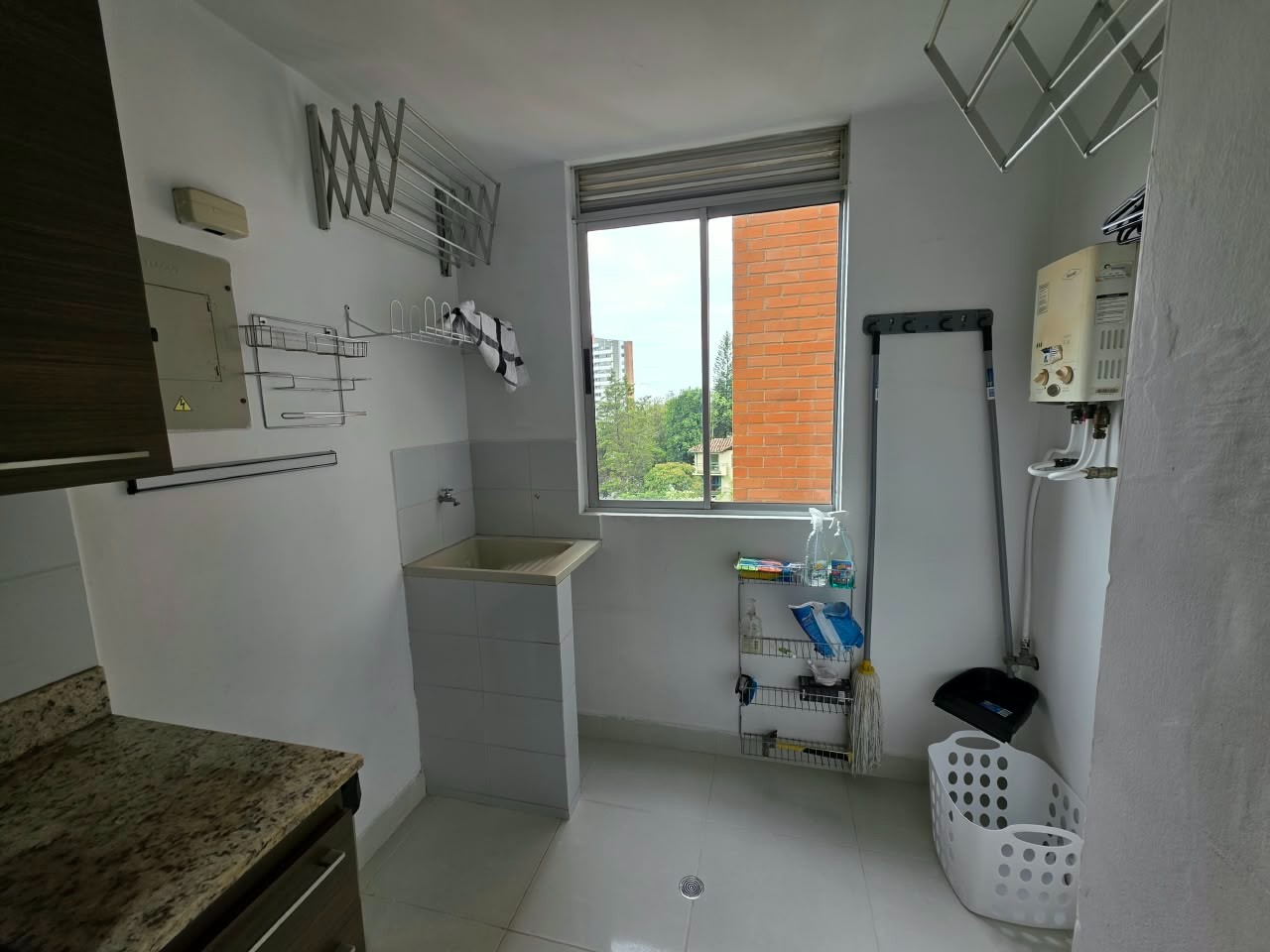 Apartamento en venta en Loma Del Esmeraldal, Envigado · foto 6 de 17