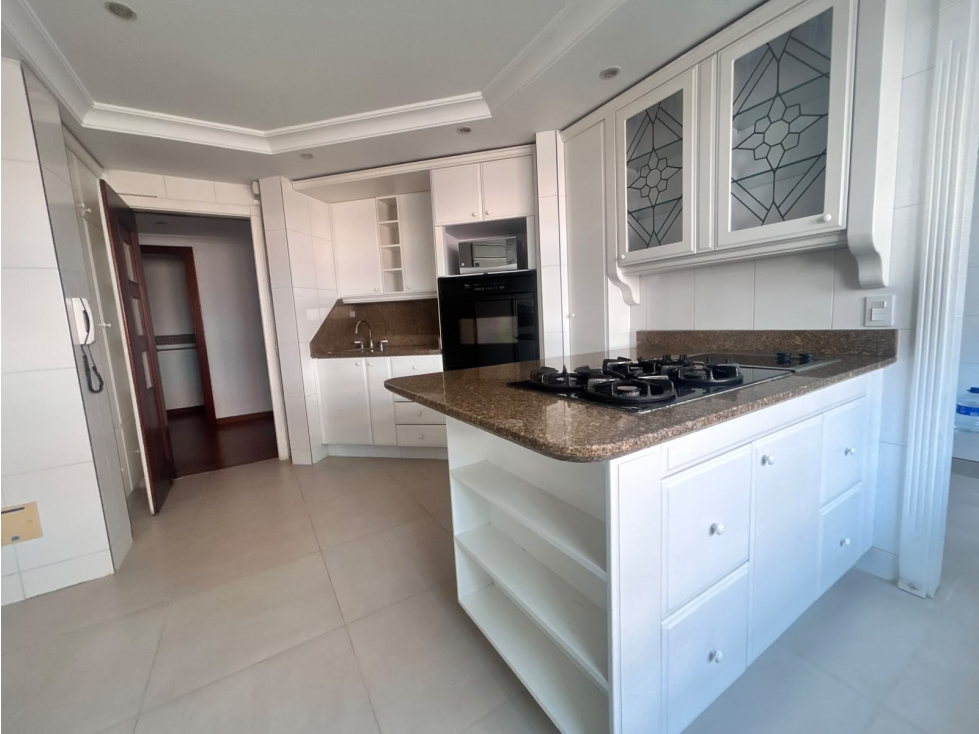 Apartamento en venta en El Chico, Bogotá · foto 4 de 12