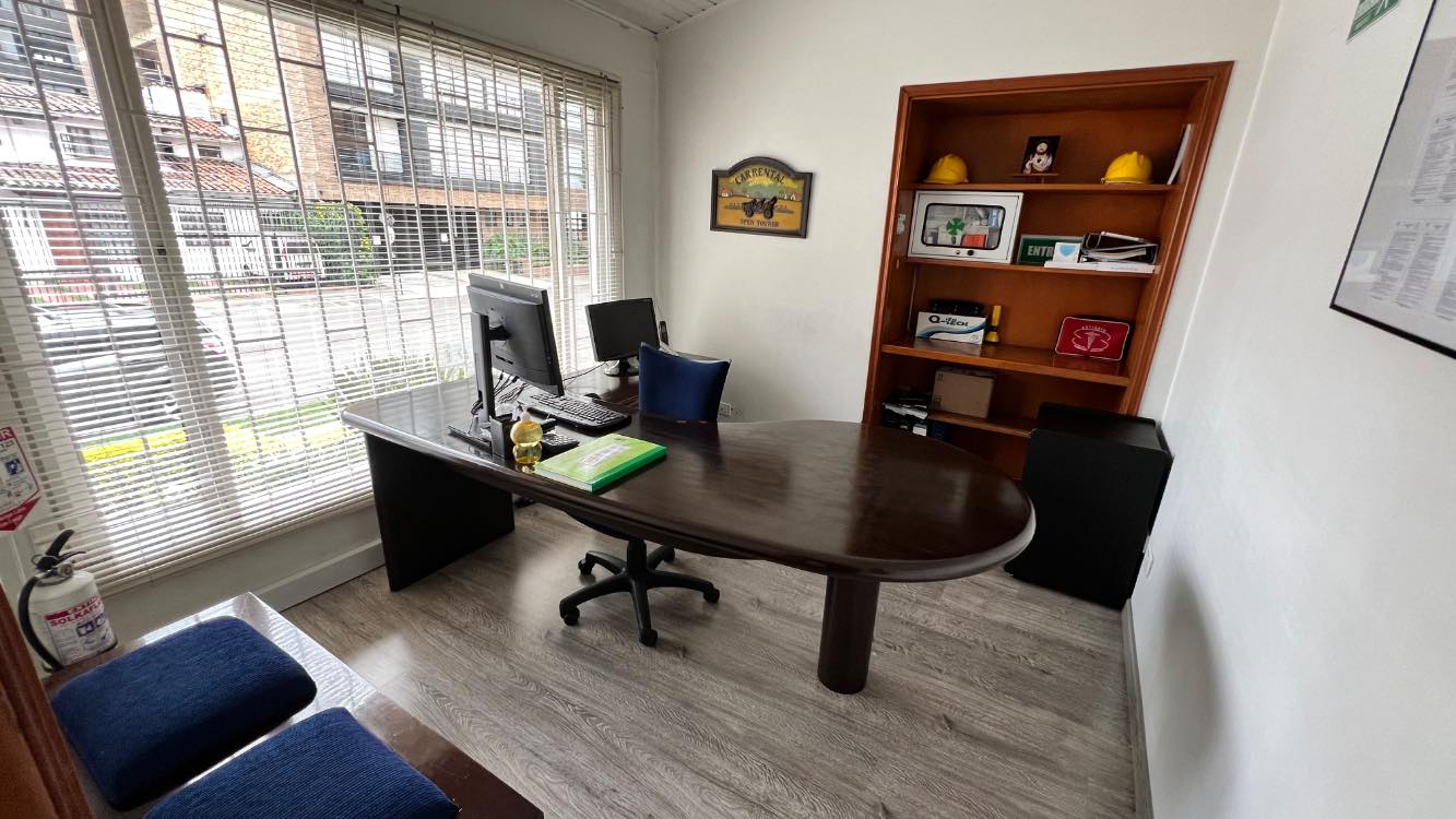 Casa en venta en Santa Barbara, Bogotá · foto 8 de 23
