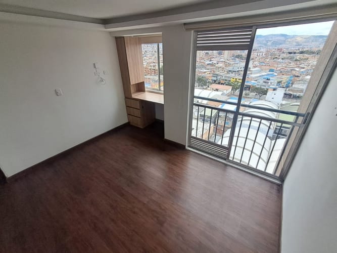 Apartamento de 2 alcobas en venta en Santander Sur, Bogotá, 43 m² · foto 2 de 13