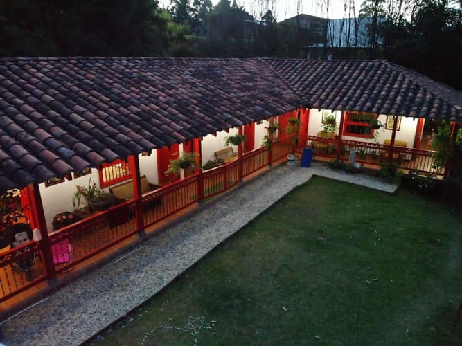 Casa de 5 alcobas en venta en El Carmen De Viboral, El Carmen de Viboral, 330 m² · foto 2 de 23