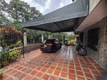 Casa de 7 alcobas en venta en Girardot, Medellín, 224 m² · foto 2 de 24