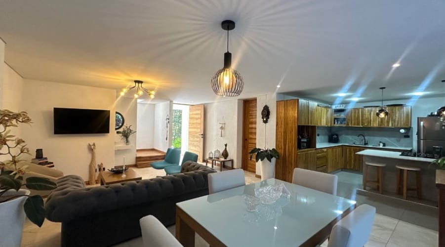 Casa de 5 alcobas en venta en El Retiro, 228 m² · foto 2 de 16
