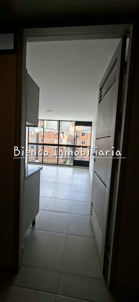 Apartamento de 2 alcobas en arriendo en Puerto Madero, Girón, 48 m² · foto 2 de 17