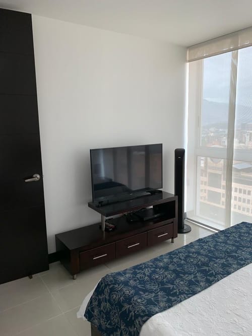 Apartamento en venta en El Poblado, Medellín · foto 6 de 10