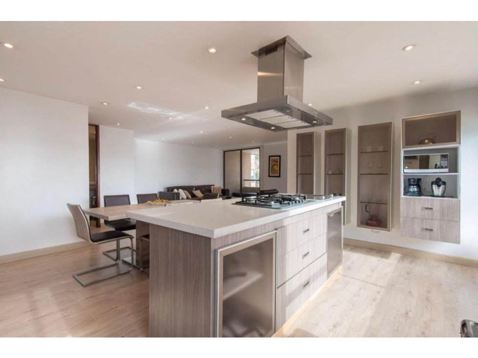 Apartamento en arriendo en Country Club, Bogotá · foto 9 de 23