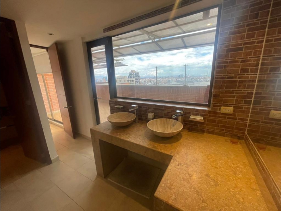 Apartamento en arriendo en Country Club, Bogotá · foto 19 de 23