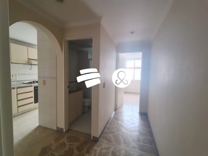 Apartamento de 2 alcobas en venta en Laureles, Medellín, 80 m² · foto 4 de 9