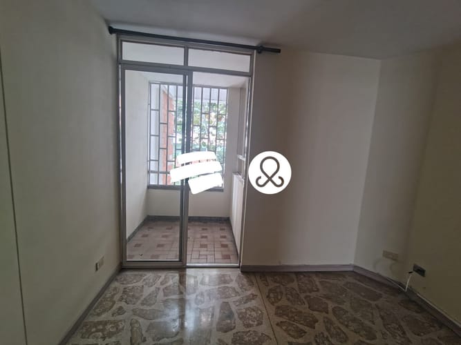 Apartamento de 2 alcobas en venta en Laureles, Medellín, 80 m² · foto 6 de 9