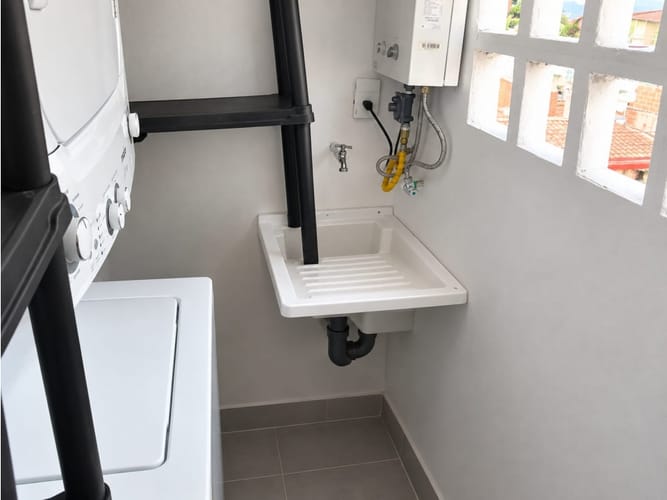 Casa de 4 alcobas en venta en La Floresta, Medellín, 156 m² · foto 4 de 14