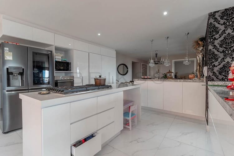 Apartamento de 3 alcobas en venta en Bosque Medina, Bogotá, 265 m² · foto 4 de 21