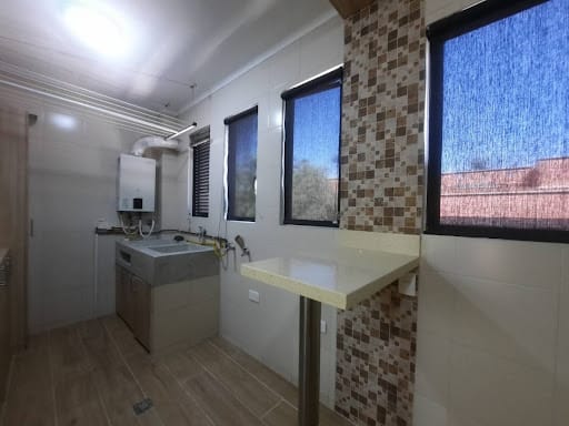Casa de 3 alcobas en arriendo en El Poblado, Medellín, 217 m² · foto 10 de 24
