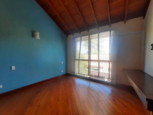 Casa de 3 alcobas en arriendo en El Poblado, Medellín, 217 m² · foto 15 de 24
